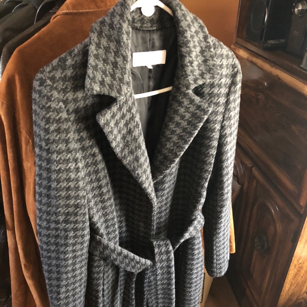 Calvin Klein  women's  Coat with Belt.